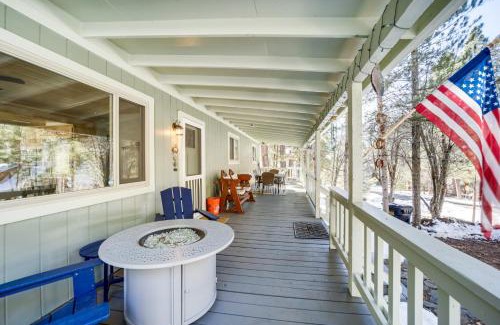 Munds Park Casa | Deck and Fire Pit Modern Munds Park Retreat!