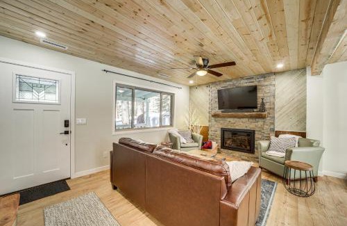 Munds Park Casa | Deck and Fire Pit Modern Munds Park Retreat!