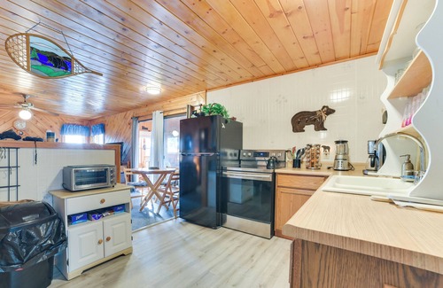 Harrison Cabaña | Deck, Grill & Views: Lakefront Cottage in Harrison