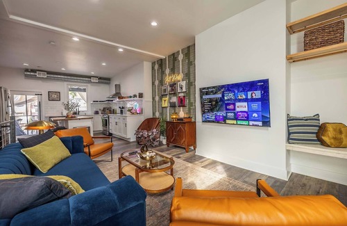 Pittsburgh Casa | Dedicated Parking | 2 King Beds | Arcade | BBQ