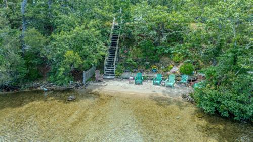 Harwich Casa | Deeded Pond Access Ping Pong