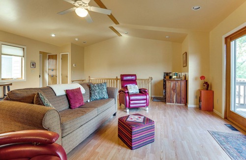 Thayerville Casa | ¡NUEVO! Deep Creek Lake Townhome w / cubierta y vistas al agua