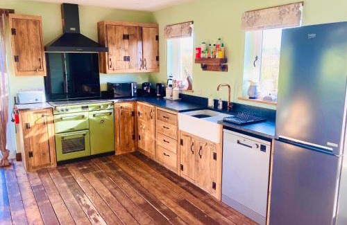 Westcott Casa | Deer Den timber clad cabin with hot tub, up private lane