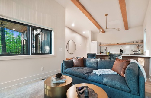 Rockbridge Cabina | Deer Hollow | Brand New | Covered Hot Tub