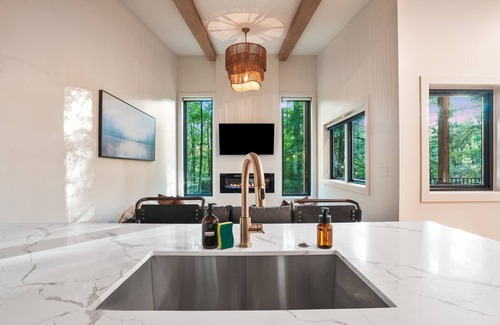 Rockbridge Cabina | Deer Hollow | Brand New | Covered Hot Tub