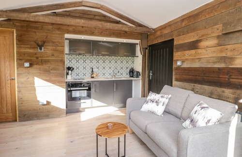 Wimborne Cabaña | Deer Lodge