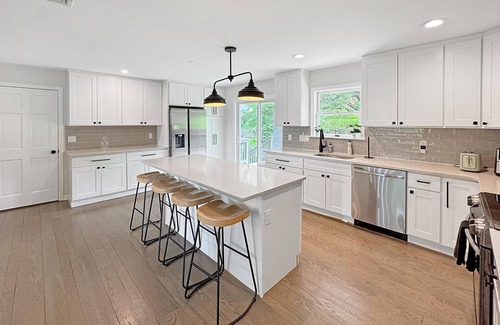 Warwick Casa | Deer Pond Ski Lodge Hot Tub Pool Table Ping Pong Wineries Legoland Mtn Creek