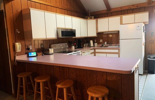 Terra Alta Apartamento | Deer Ridge Cozy 2-Bed Cabin w/fire pit & fireplace
