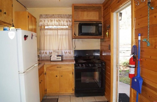 Iron River Apartamento | Deer Tail Lodge #10 on Lake Delta near Iron River, WI