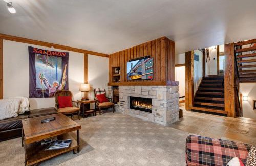 Deer Valley Casa | Deer Valley Villa - Modern Mountain Living - Private Penthouse Hot Tub - 3 Master Suites