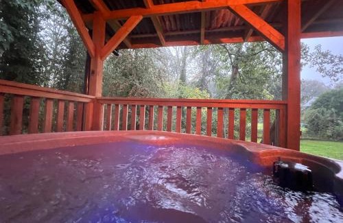 Mappleton Casa | Deer View Cabin - Woodland, beaches and Hot tub