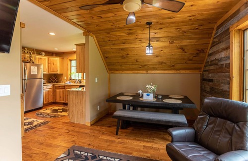 Banner Elk Cabina | Deerview Cottage at Eagles Nest - Aislado y tranquilo, a pie de senderos, comodidades del resort.