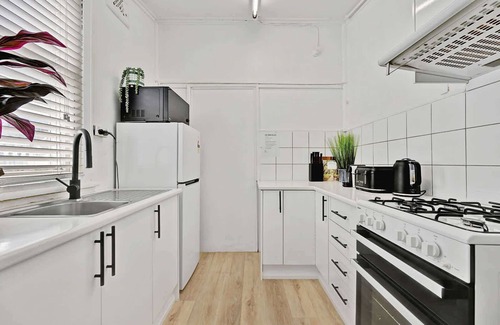 Bathurst Apartamento | Dejorja Studio - CBD, Eclectic Retreat for 2