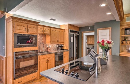 Amistad National Recreational Area Casa | Del Rio Home with Lake Views and Private Outdoor Pool!