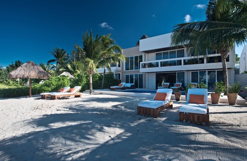Punta Sam Villa | Lejos de ser normal ... Villa de lujo en playa de arena blanca con piscina!