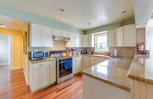 Green Creek Casa | Delaware Bay and Sunset Views Cape May Cottage