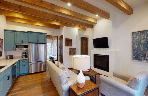 Historic Eastside Casa | Delgado C-2: Just one block from Canyon Road!