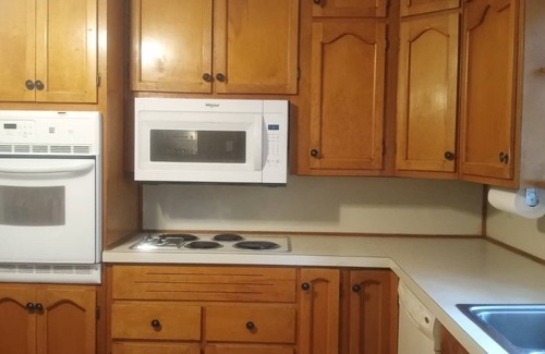 New Castle Casa | Delightful 3-bedroom house with AC in Birmingham