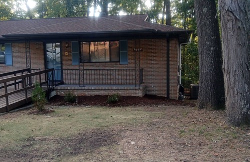 New Castle Casa | Delightful 3-bedroom house with AC in Birmingham