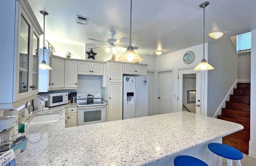 White Sands Cottages Casa | ¡Encantadora casa de pueblo de 3 dormitorios y 3 baños con vista al golfo y terraza de observación en la azotea!