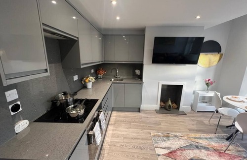 North Finchley Apartamento | Delightful 3Bedroom/2Bathroom Pet-Friendly Flat with Aircon and WiFi