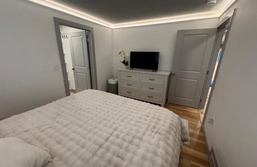 Highline Casa | Delightful 5 bedroom EV Charger Airport Golf Parks