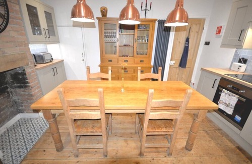Sandwich Cabaña | Delightful Cottage in Sandwich - One Bedroom