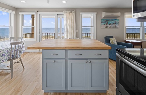 North Truro Condominio | Delightful one bedroom waterfront condo with incredible views RPSH007