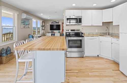 North Truro Condominio | Delightful one bedroom waterfront condo with incredible views RPSH007