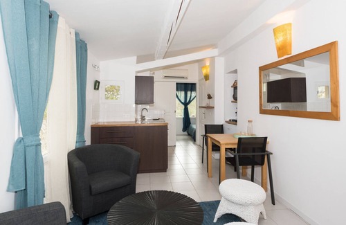 Collias Apartamento | Encantador apartamento junto al río con vistas al río, The Upper 1