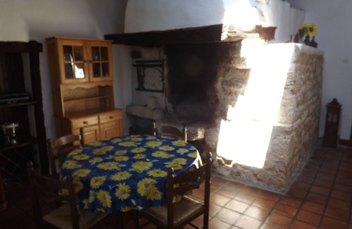 Thenac Cabaña | Encantadora y espaciosa casa de campo con piscina privada en conjunto tranquila aldea