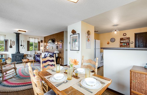 Camano Island Casa | Delightful Waterfront Cabin w/ Large Deck, Free WiFi, Firepit, & Washer/Dryer