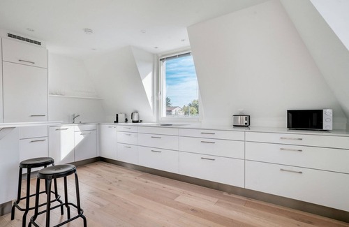 Wipkingen Apartamento | Delightful Wipkingen 2BR w/ Private W/D, nr Tram, by Blueground
