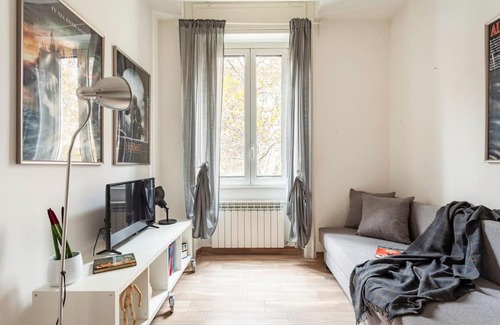 Cagnola Apartamento | Delizioso appartamento sul Castello con Netflix & WIFI