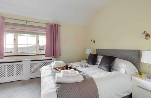 Mayfield Cabaña | Dell View, charming country cottage for 4 in Derbyshire Dales- Close to Alton Towers
