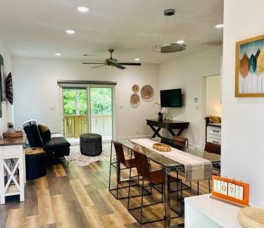 Mid America Casa | Delux Country Cabin - Pet Friendly