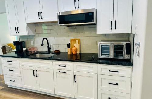 Mid America Casa | Delux Country Cabin - Pet Friendly