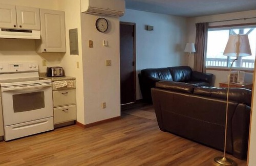 Devils Lake Condominio | Deluxe 3 Bedroom Condo, 2 Full Bathrooms Top Floor
