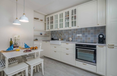 Vantacici Apartamento | Deluxe Apartment I. near the beach with Jacuzzi