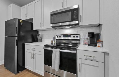 Rogers Apartamento | Deluxe Apt, King Bed, Workspace, Gym, Free"p"