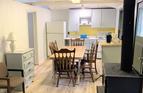 South Bruce Peninsula Cabina | Deluxe Beachfront Villa 3 Bedroom, sleeps 10