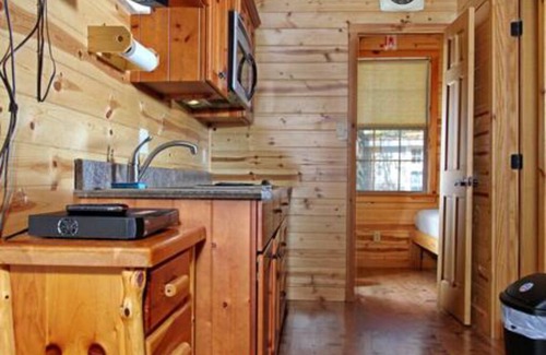 Centre Hall Cabina | Deluxe Cabin 40 w/ 4 Beds