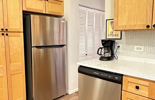 Roscoe Village Cama Y Desayuno | Suite de lujo de 2 dormitorios para huéspedes en Chicago. ¡Oferta y ubicación increíbles (Roscoe Village)!