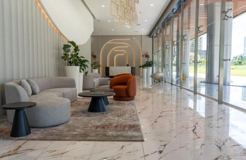 Costa del Este Apartamento | Deluxe Condo Suite 2BR With View