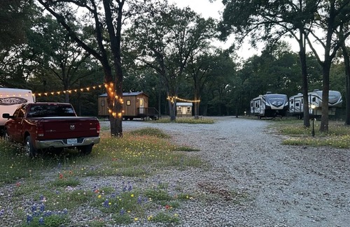 Seven Points Alquiler De RV | Deluxe Covered RV PAD