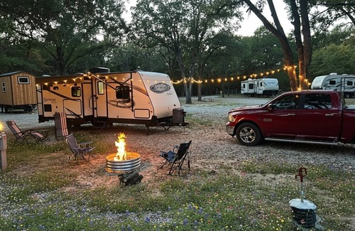 Seven Points Alquiler De RV | Deluxe Covered RV PAD