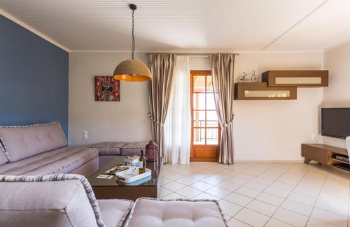 Adele Villa | Deluxe Crete Villa Villa Lefkothea 2 Bedroom Swimming Pool Rethymnon