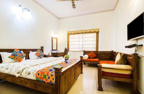 Jagatpura Hotel | Deluxe Double Room #4/ W breakfast