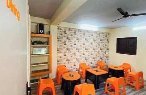 Maheshwar Apartamento | Deluxe double room AC @Hotel StayMore