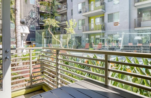 Little Tokyo Apartamento | Deluxe Downtown 1BR w/ Pool, Gym & W/D near Staples Center, by Blueground